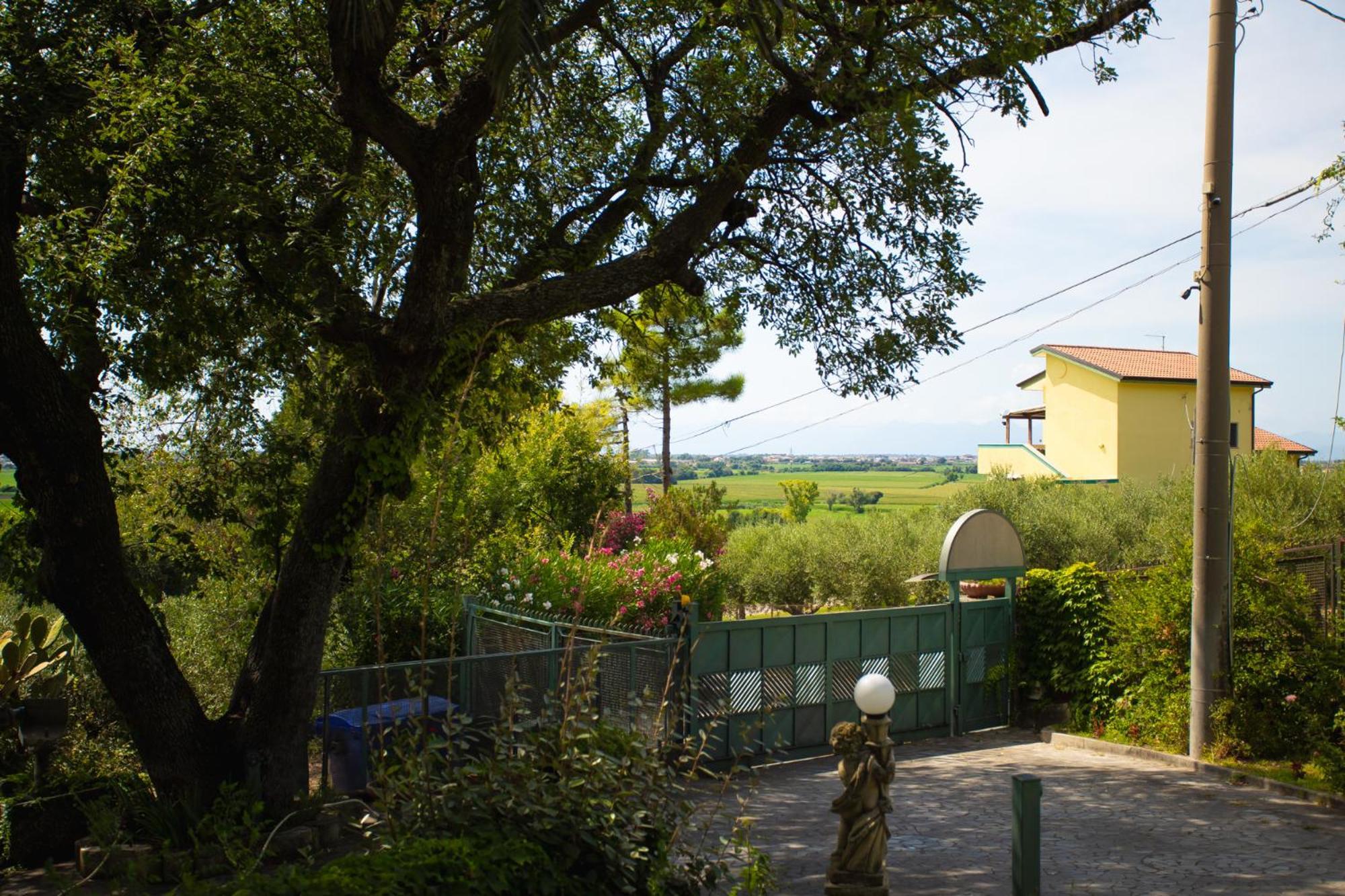 Residenza Giancesare Family Apartments Paestum Exterior photo