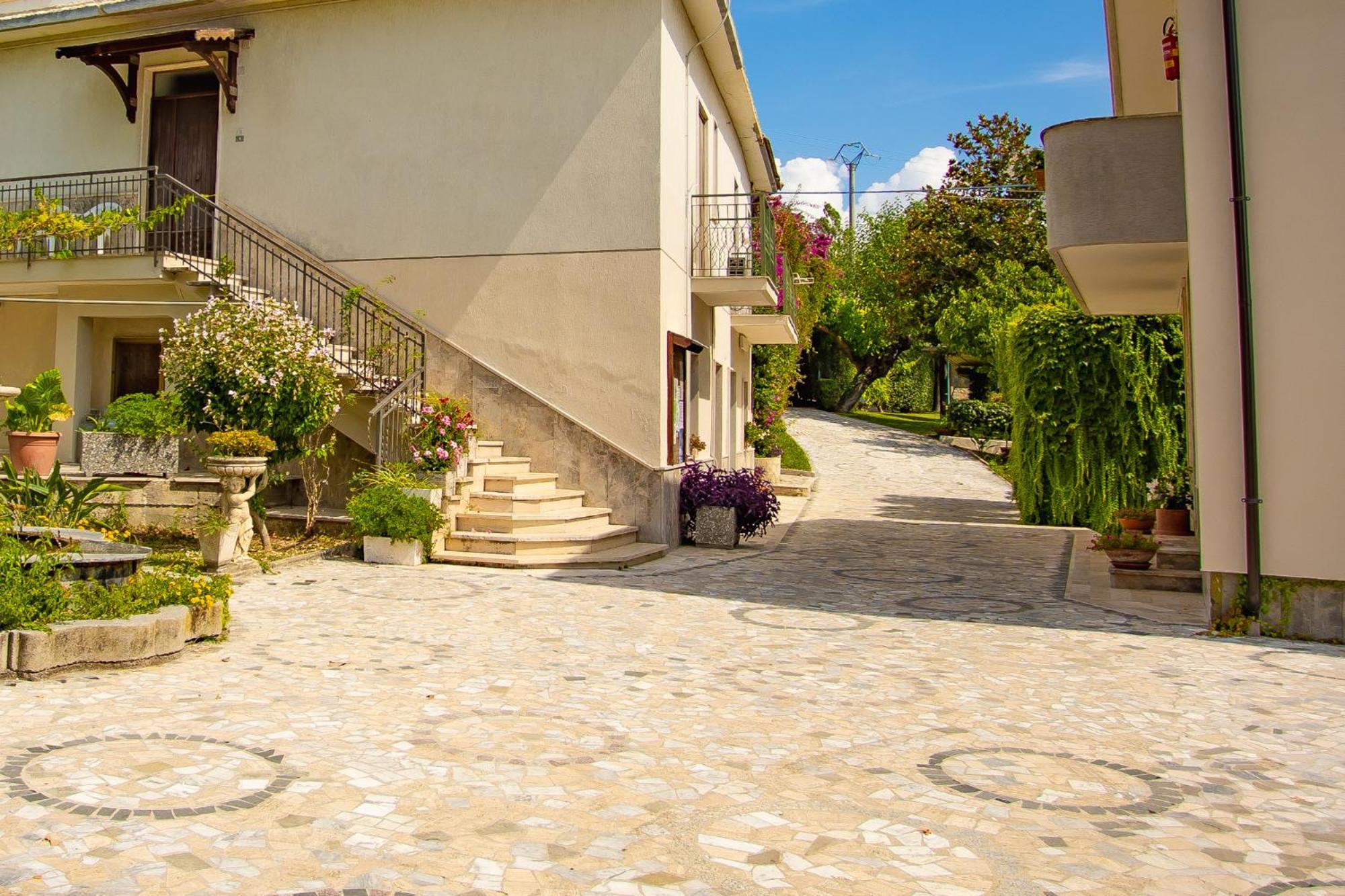 Residenza Giancesare Family Apartments Paestum Exterior photo